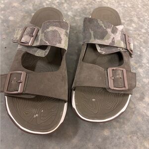 Bionica Camouflage and Brown Sandals